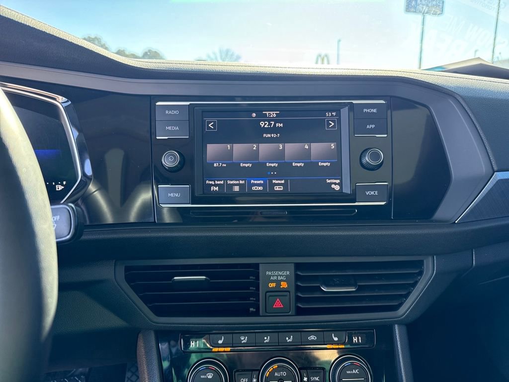 Used 2024 Volkswagen Jetta SE w/ Panoramic Sunroof Package image 19