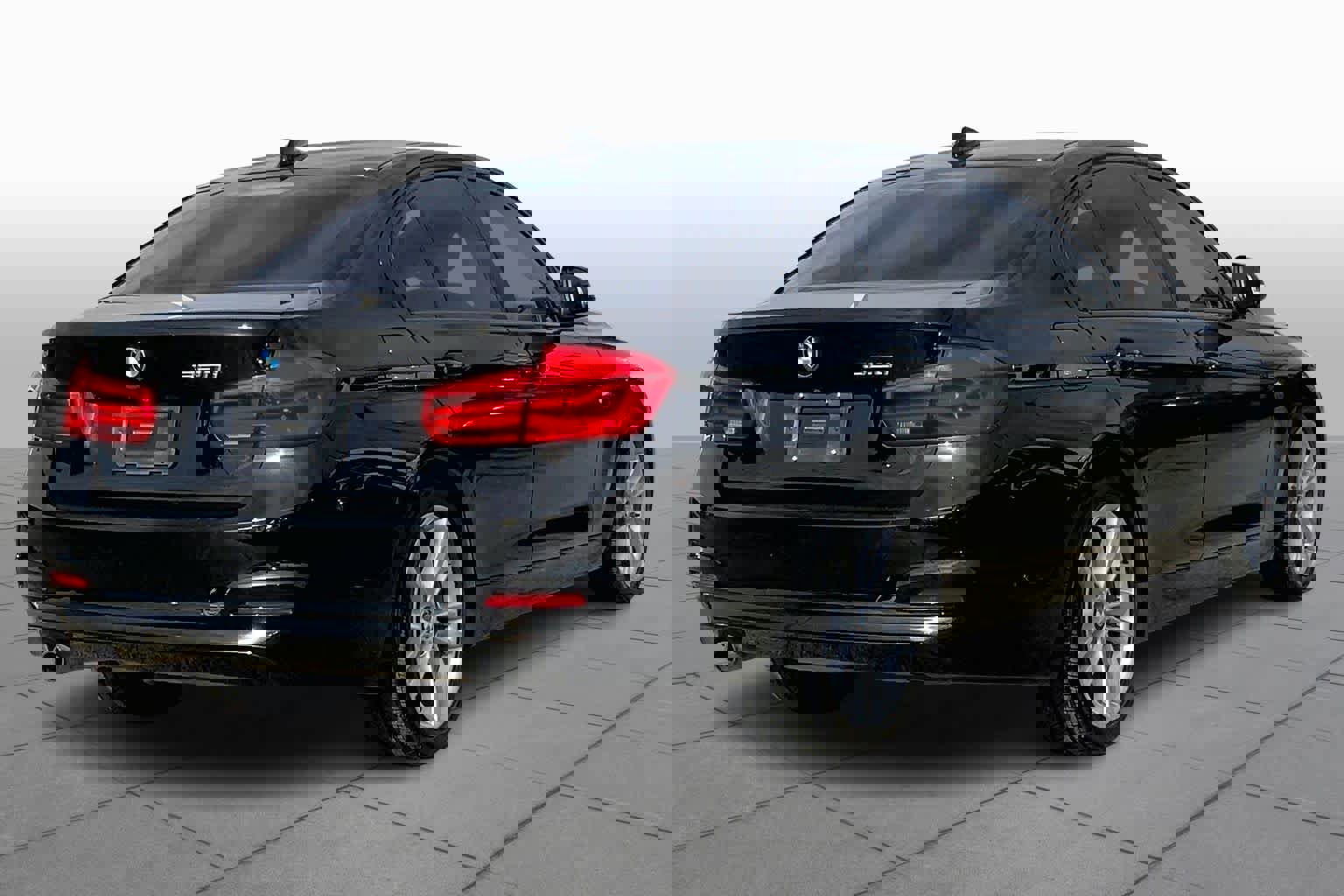 Used 2018 BMW 320i Sedan image 4