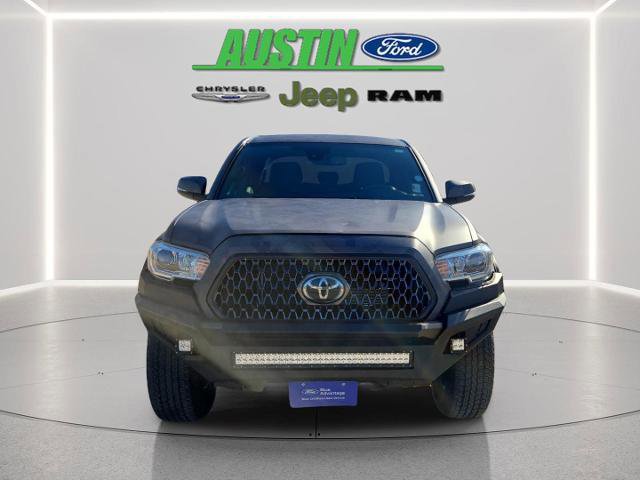 Used 2018 Toyota Tacoma TRD Off-Road w/ Technology Package image 16