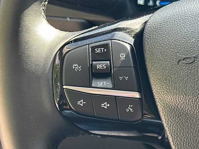 Certified 2025 Ford Escape Platinum AWD/4WD image 32
