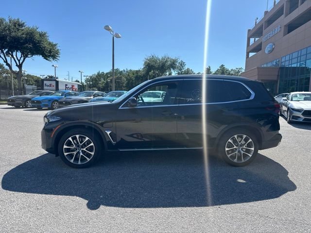 Used 2025 BMW X5 xDrive50e AWD/4WD image 2