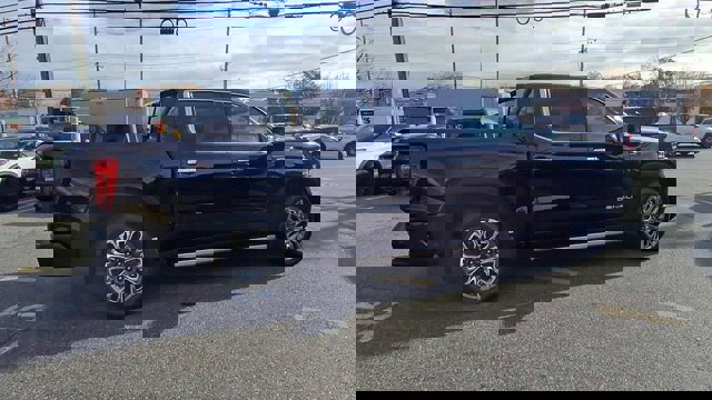 Used 2023 GMC Sierra 1500 Denali Ultimate image 9