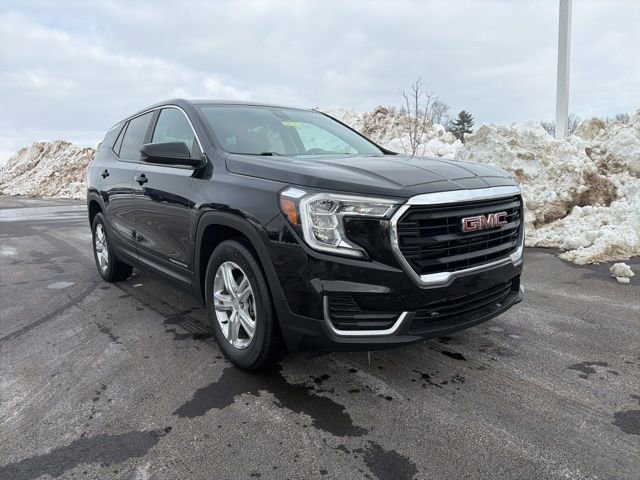 Used 2024 GMC Terrain SLE image 5