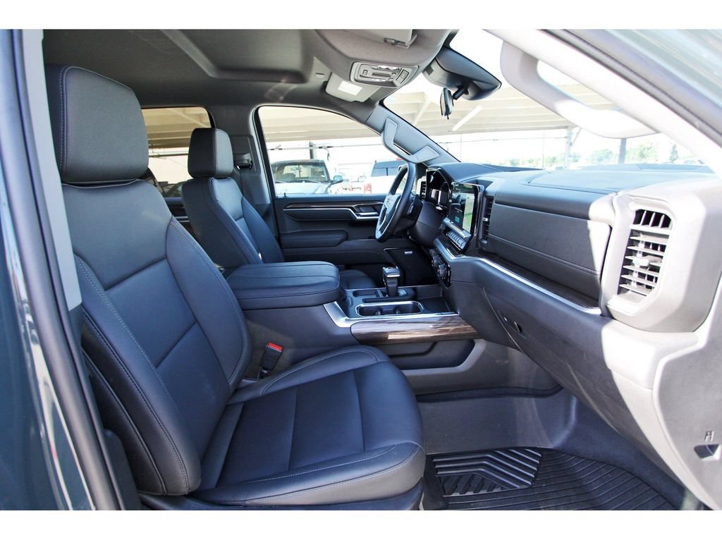 Used 2026 Chevrolet Silverado 1500 LT Trail Boss w/ Convenience Package II AWD/4WD image 25