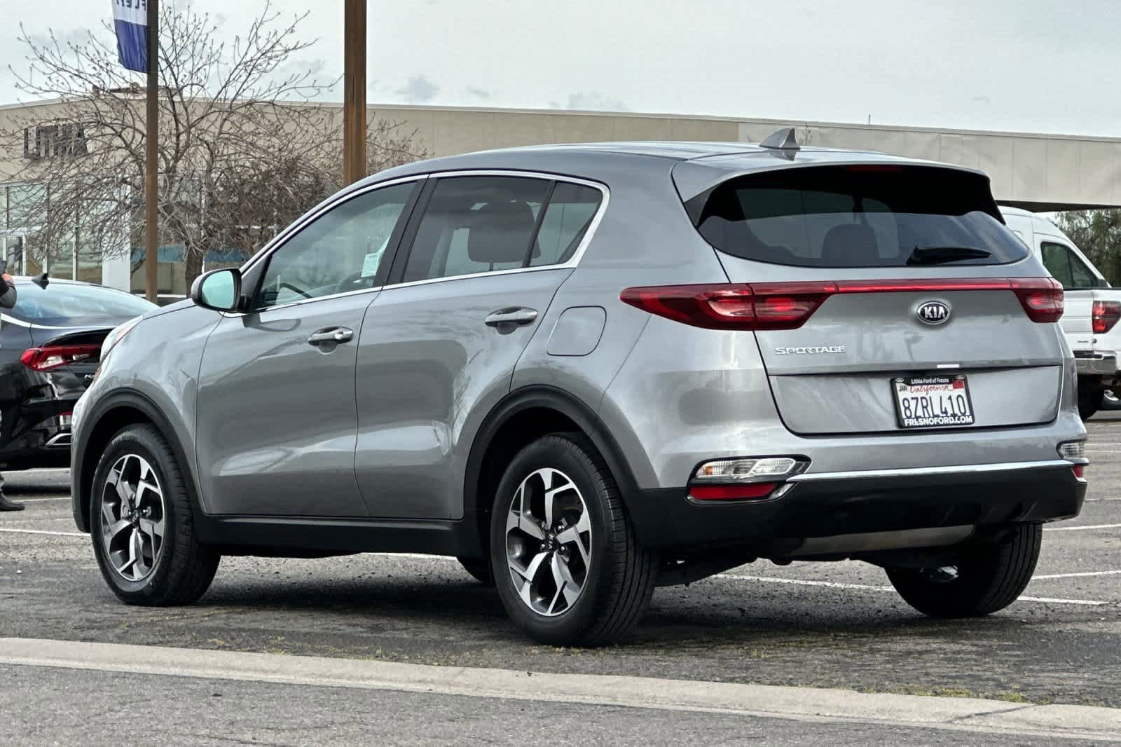 Used 2022 Kia Sportage LX image 3