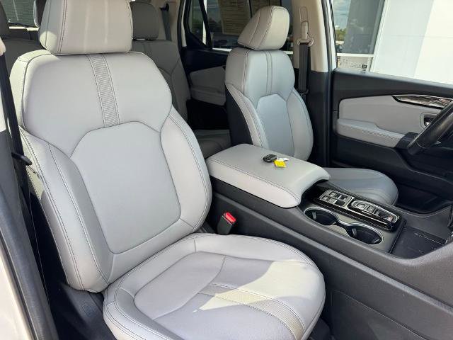 Used 2025 Honda Pilot Touring image 11