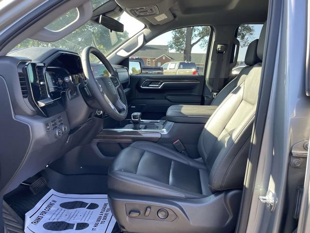 Used 2025 Chevrolet Silverado 1500 LT Trail Boss w/ LT Trail Boss Premium Package AWD/4WD image 17