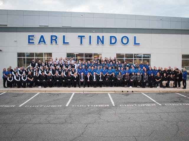 Used 2023 Jeep Grand Cherokee L Limited w/ Black Appearance Package image 32