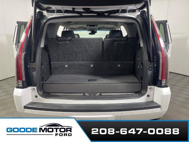 Used 2019 Cadillac Escalade Premium Luxury AWD/4WD image 23