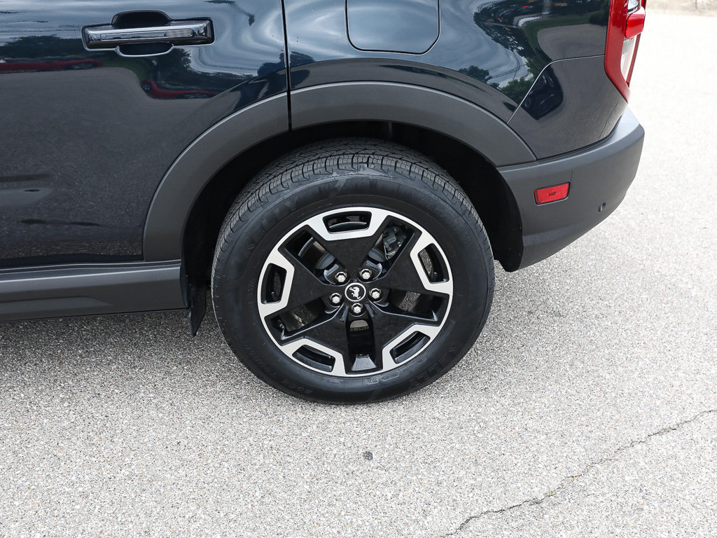 Certified 2023 Ford Bronco Sport Outer Banks AWD/4WD image 3