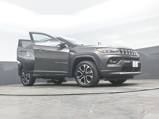 Used 2023 Jeep Compass Limited AWD/4WD image 29