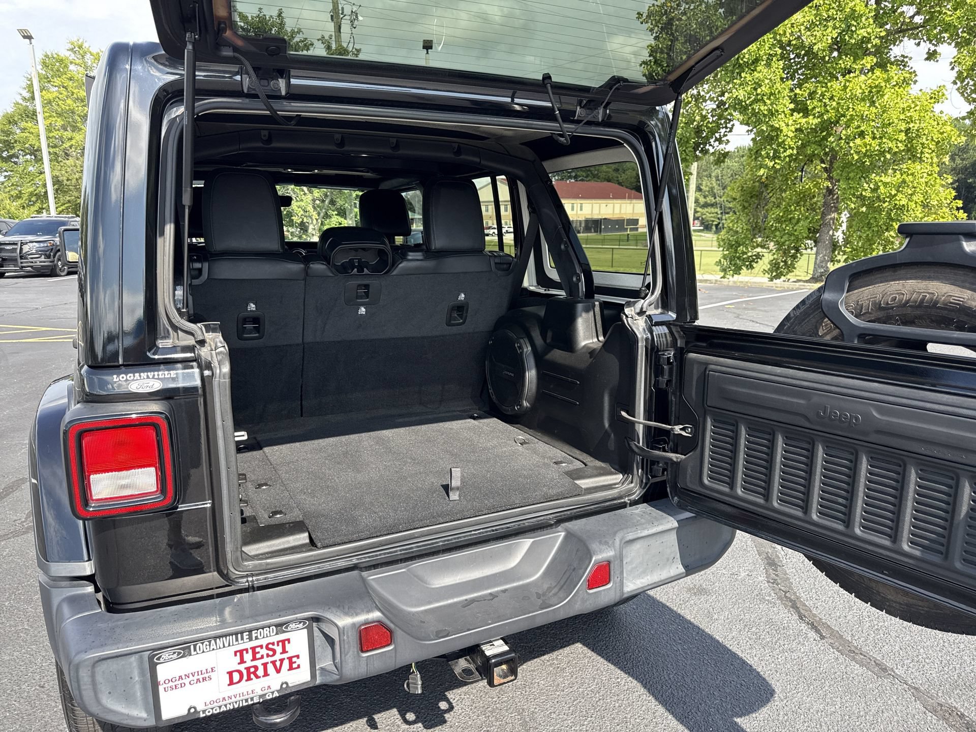 Used 2020 Jeep Wrangler Unlimited Sahara AWD/4WD image 20