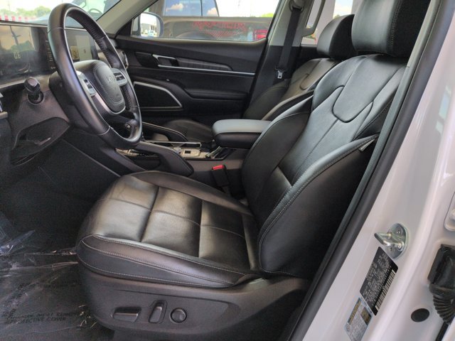 Used 2024 Kia Telluride EX w/ EX Captain's Chair Package FWD image 16