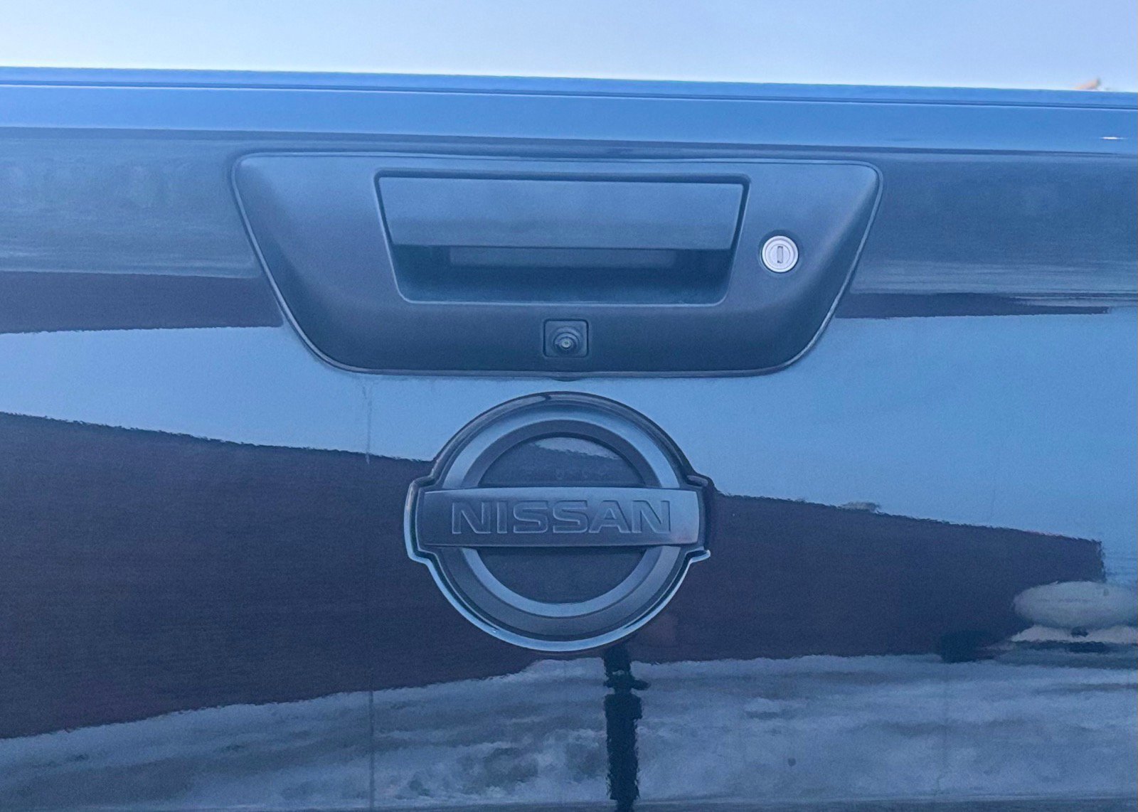 Used 2019 Nissan Titan SV w/ SV Convenience Package image 10