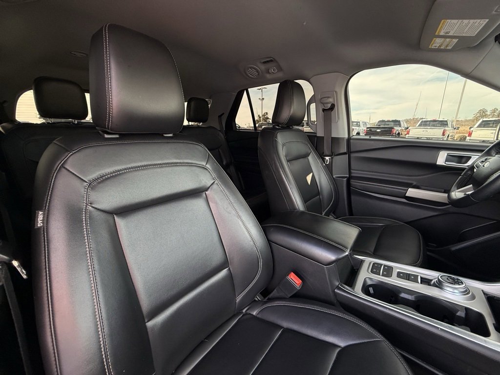 Certified 2023 Ford Explorer XLT w/ Equipment Group 202A image 31