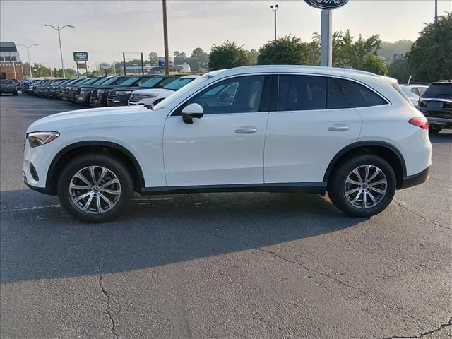 Used 2024 Mercedes-Benz GLC 300 4MATIC image 7