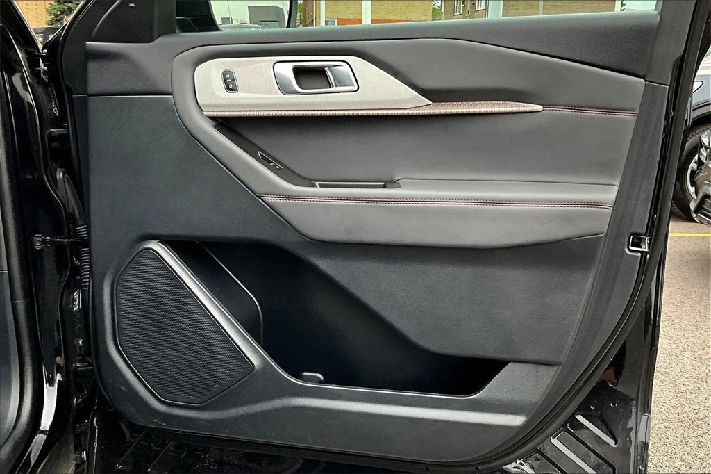Certified 2025 Ford Explorer Active image 22