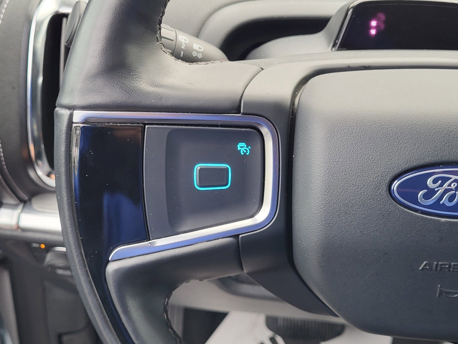 Certified 2025 Ford Expedition Max Platinum image 26