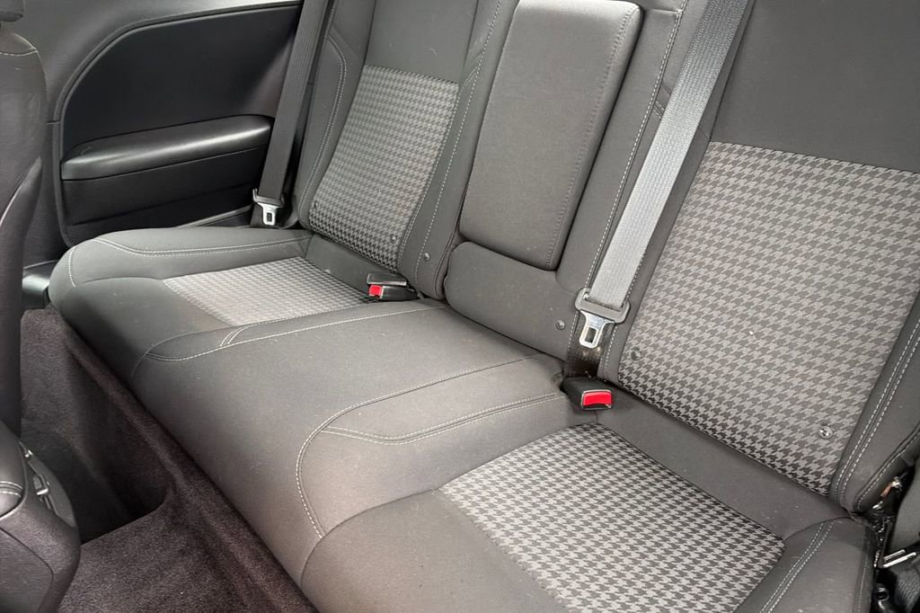 Used 2019 Dodge Challenger SXT image 12