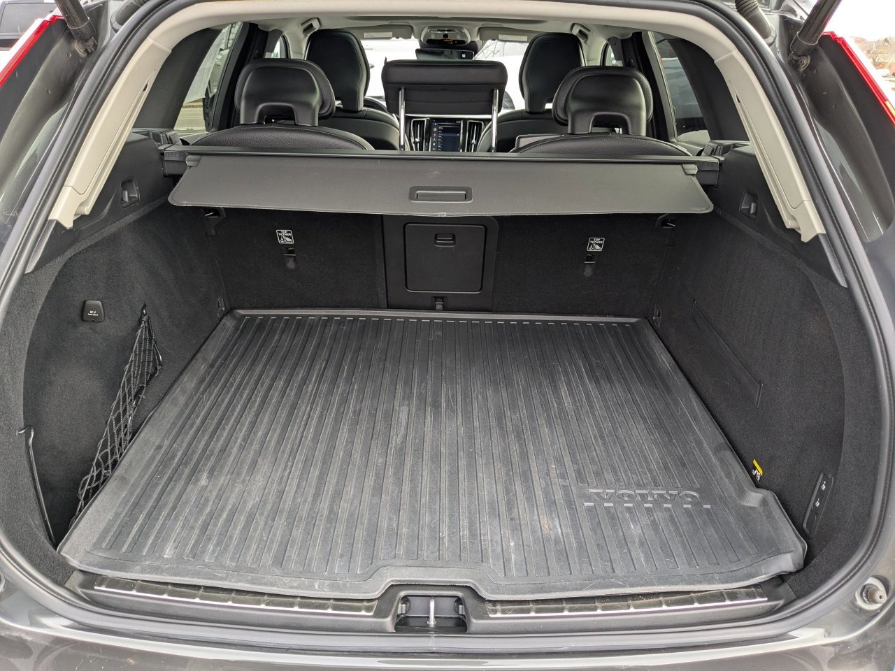 Used 2019 Volvo XC60 T5 Inscription w/ Protection Package image 14