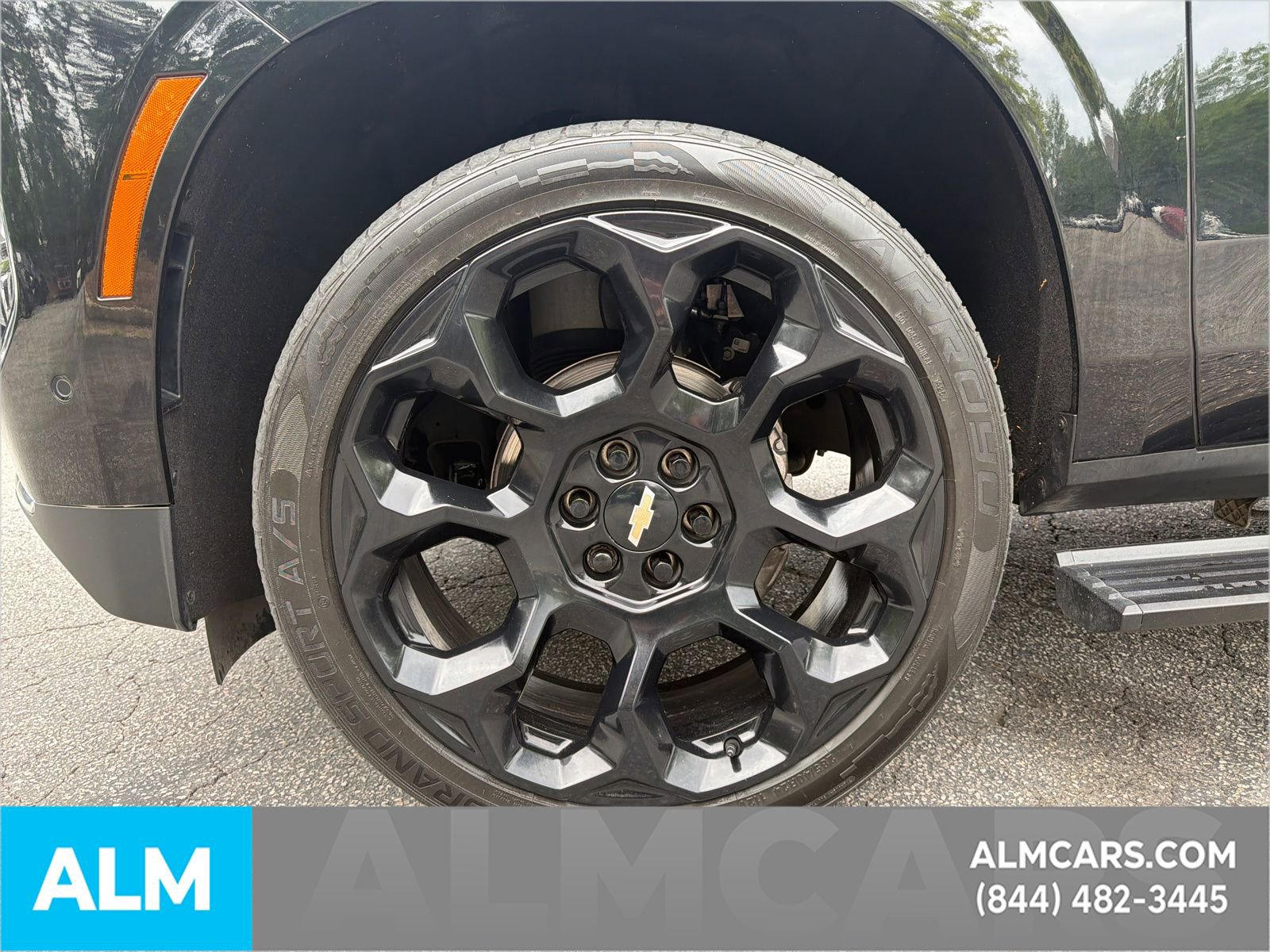 Used 2025 Chevrolet Tahoe High Country AWD/4WD image 12