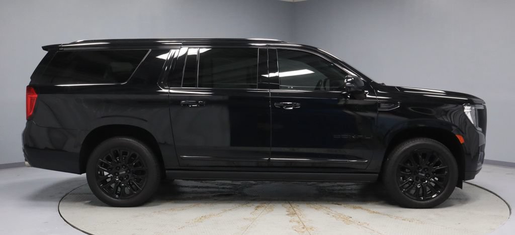 Used 2024 GMC Yukon XL Denali Ultimate AWD/4WD image 7