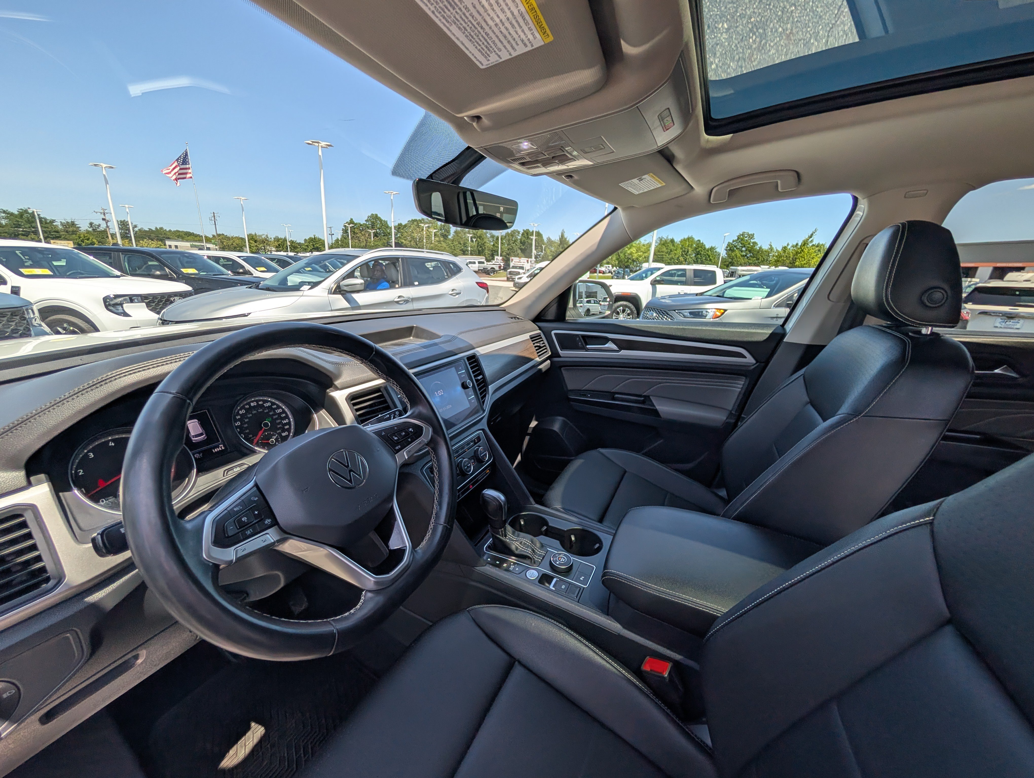 Used 2021 Volkswagen Atlas SE w/ Panoramic Sunroof Package AWD/4WD image 17