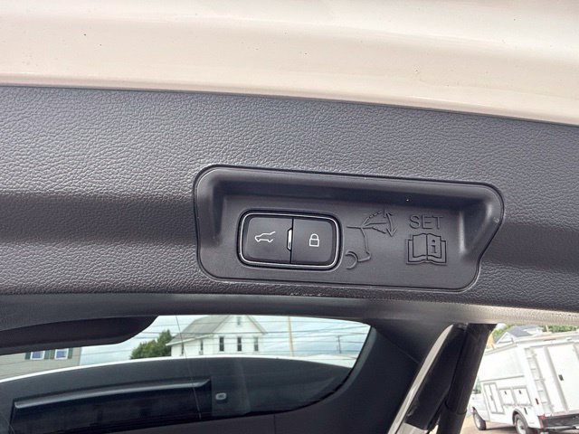 Certified 2020 Ford Explorer XLT w/ Equipment Group 202A AWD/4WD image 46