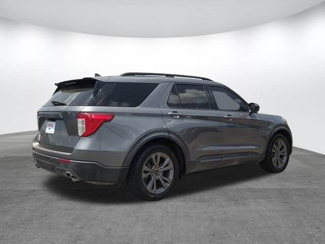 Certified 2021 Ford Explorer XLT w/ Equipment Group 202A RWD image 4