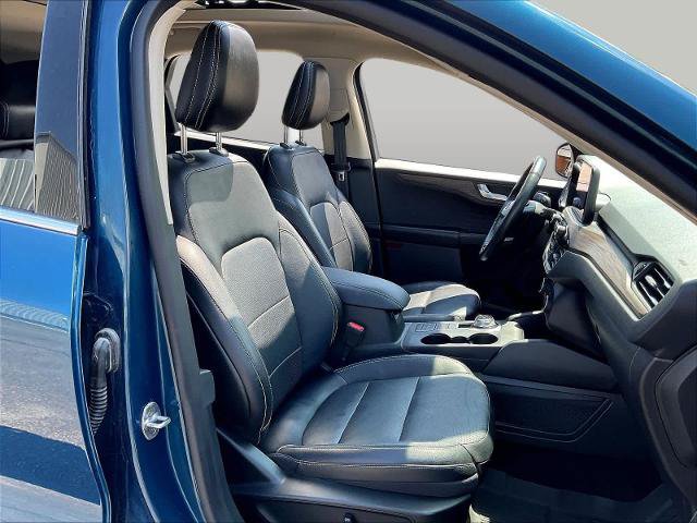 Certified 2020 Ford Escape Titanium AWD/4WD image 31