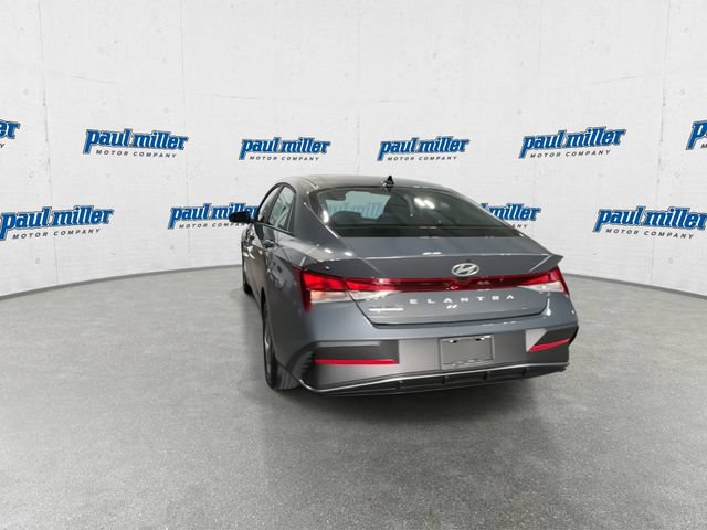 Used 2026 Hyundai Elantra SE FWD image 9