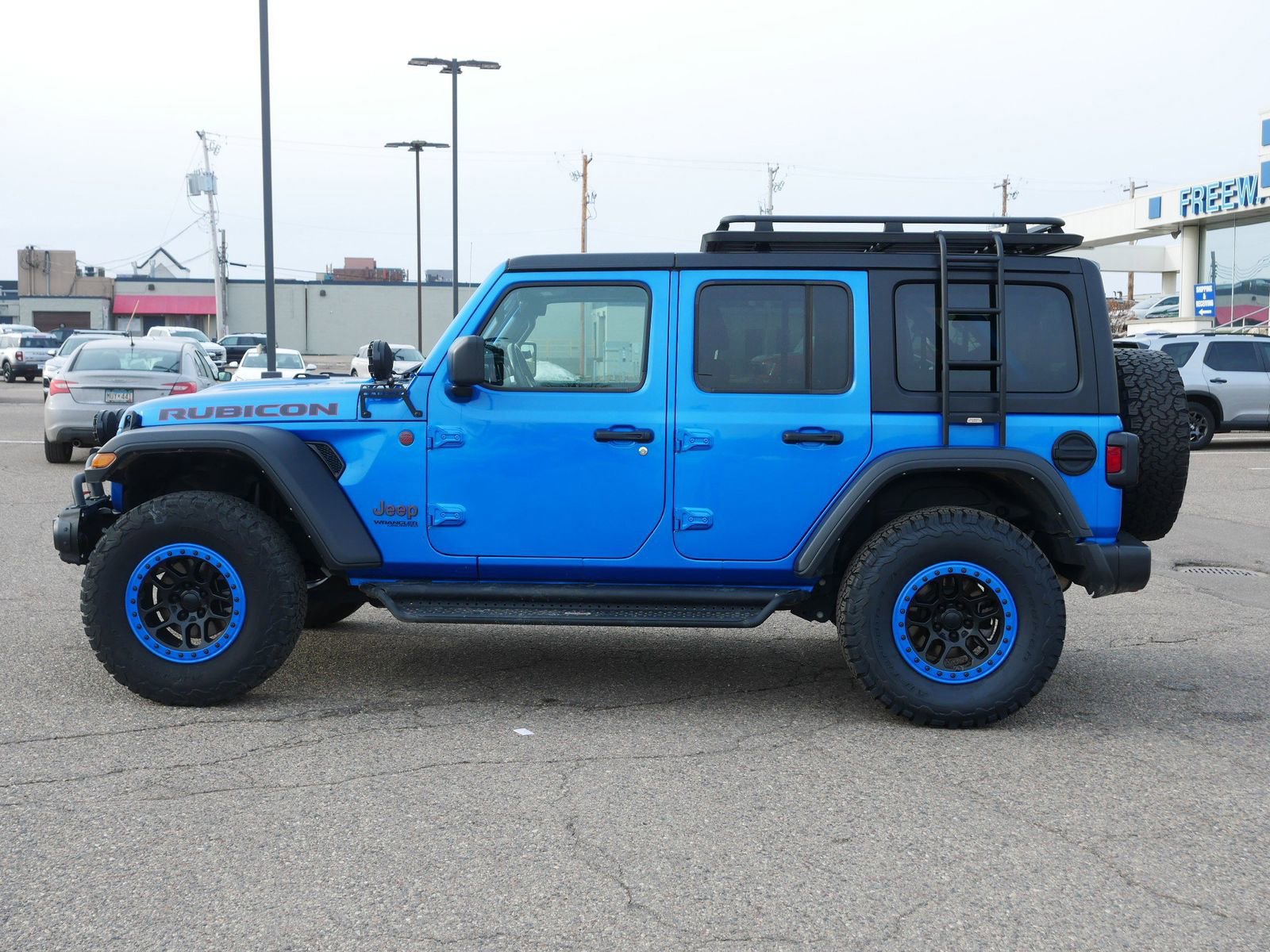 Used 2022 Jeep Wrangler Unlimited Rubicon w/ Cold Weather Group AWD/4WD image 6