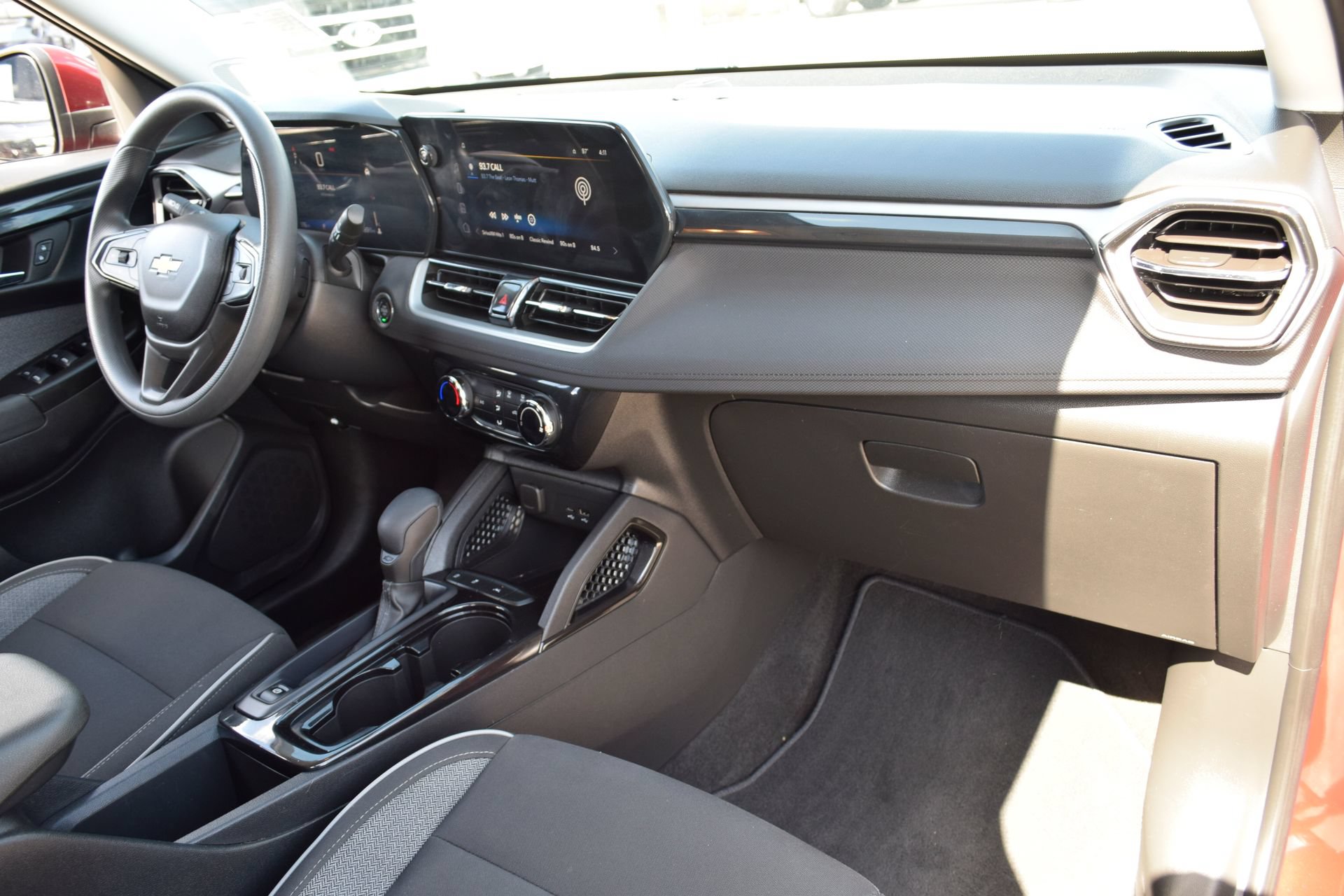 Used 2024 Chevrolet TrailBlazer LT FWD image 22