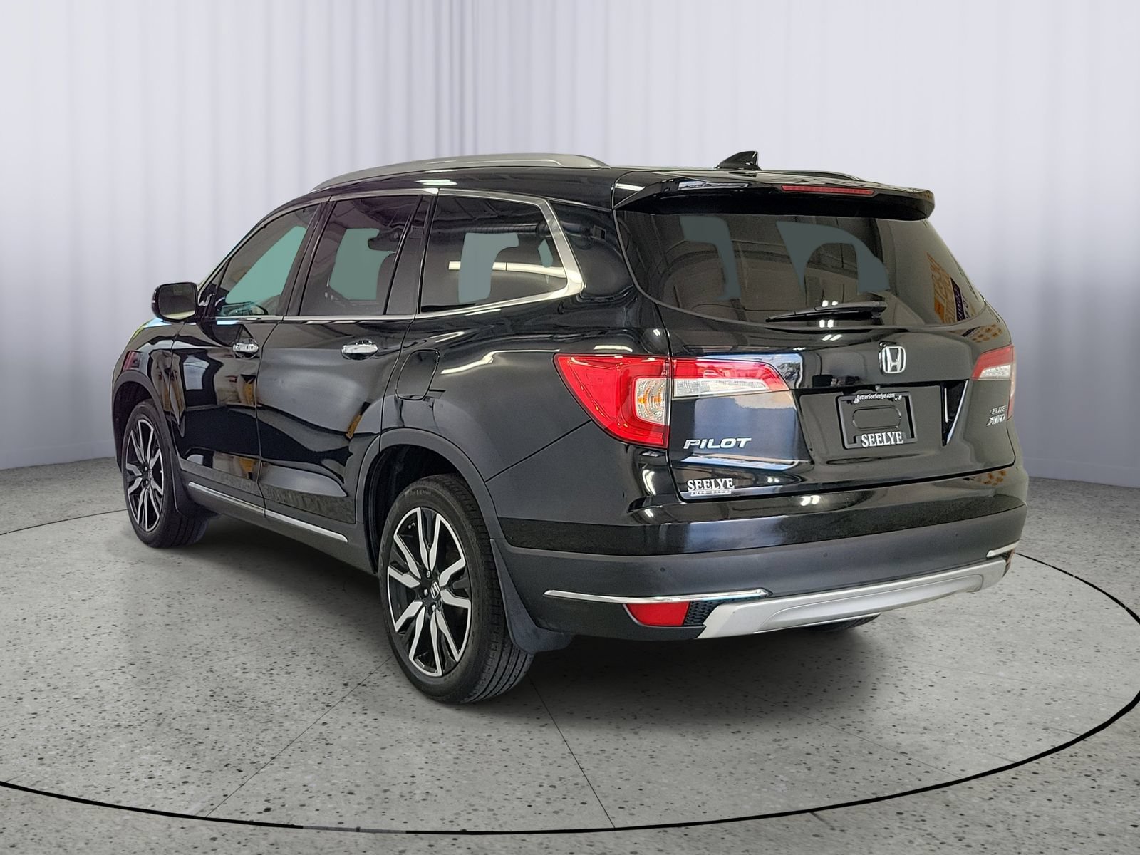 Used 2020 Honda Pilot Elite image 3