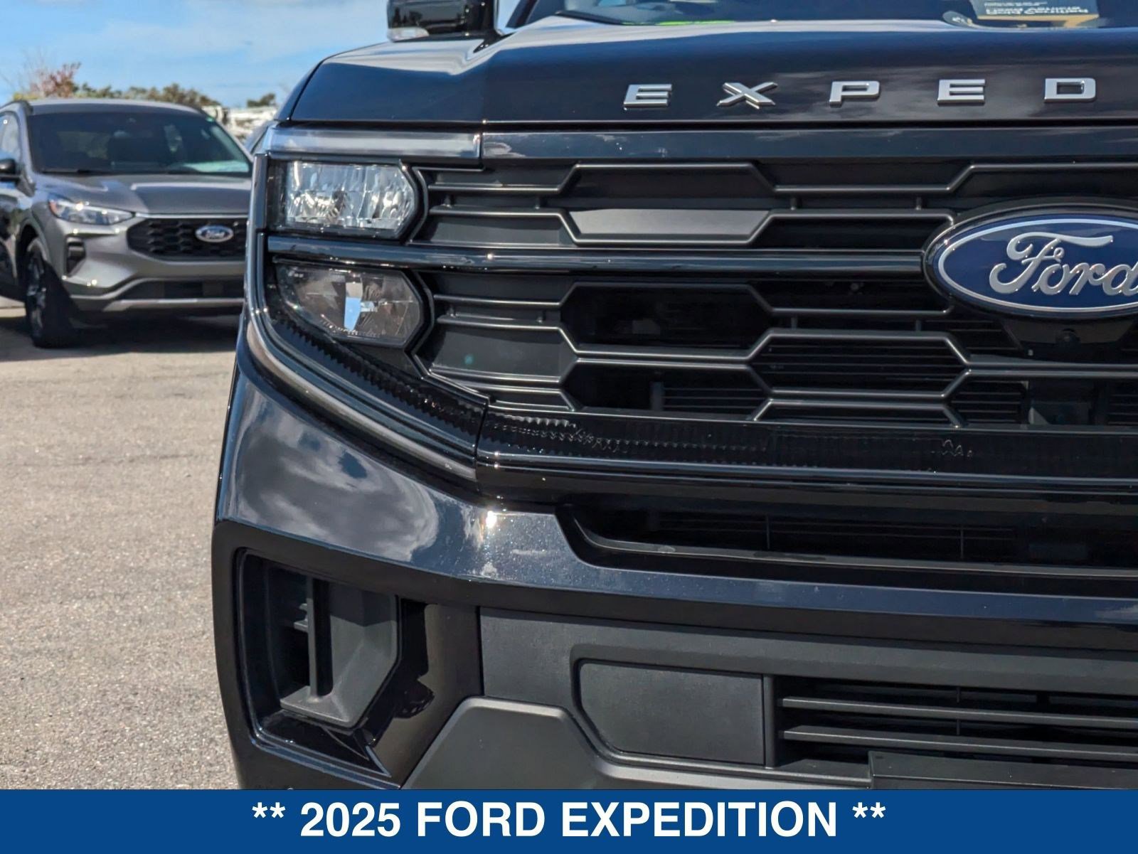 Certified 2025 Ford Expedition Active image 10