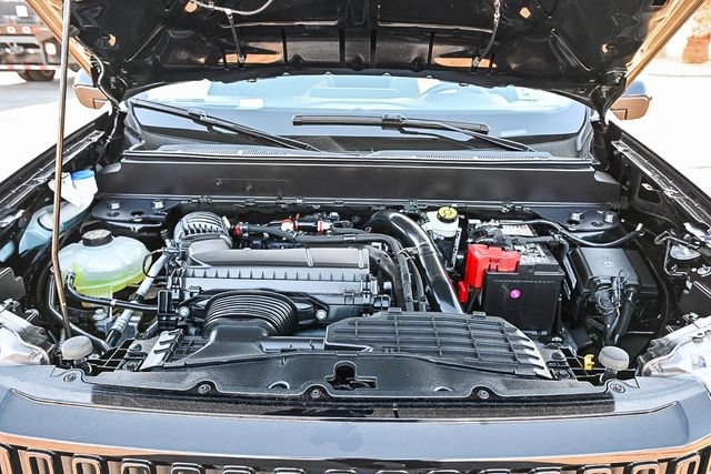 Certified 2025 Ford Maverick Lobo AWD/4WD image 32