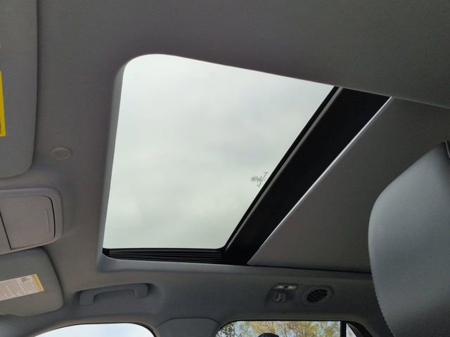 Certified 2022 Ford Explorer XLT w/ Equipment Group 202A image 26