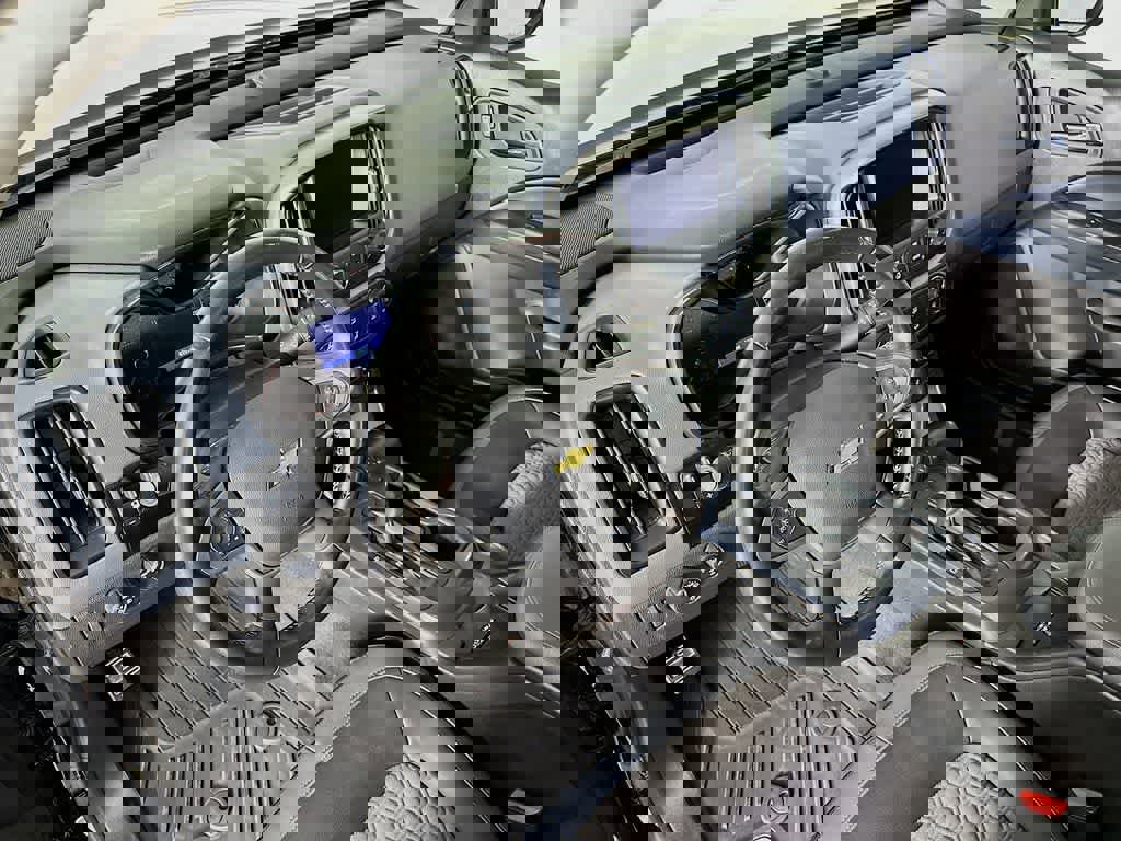 Used 2021 Chevrolet Colorado Z71 w/ Z71 Midnight Edition image 9