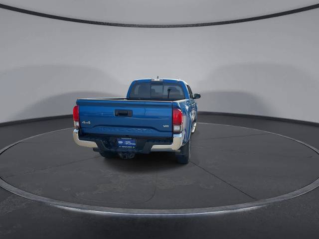 Used 2018 Toyota Tacoma SR5 AWD/4WD image 7