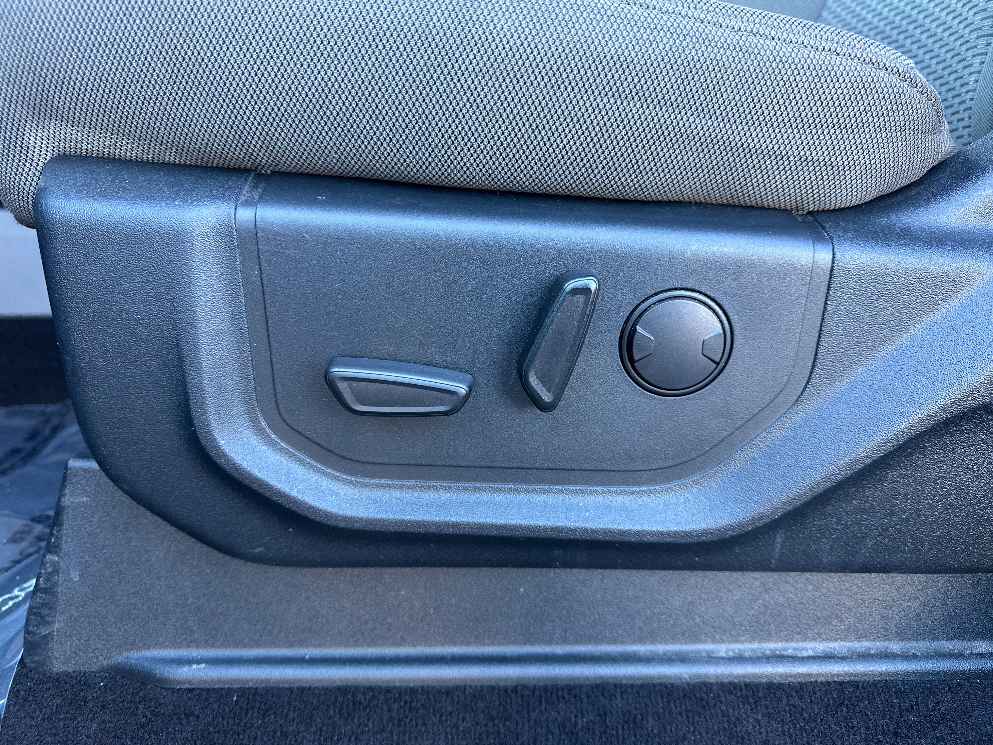 Certified 2019 Ford F150 XLT w/ Equipment Group 302A Luxury AWD/4WD image 13