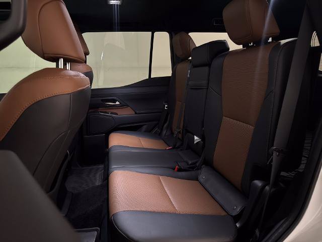 Used 2025 Lexus GX 550 w/ Cold Area Package AWD/4WD image 32