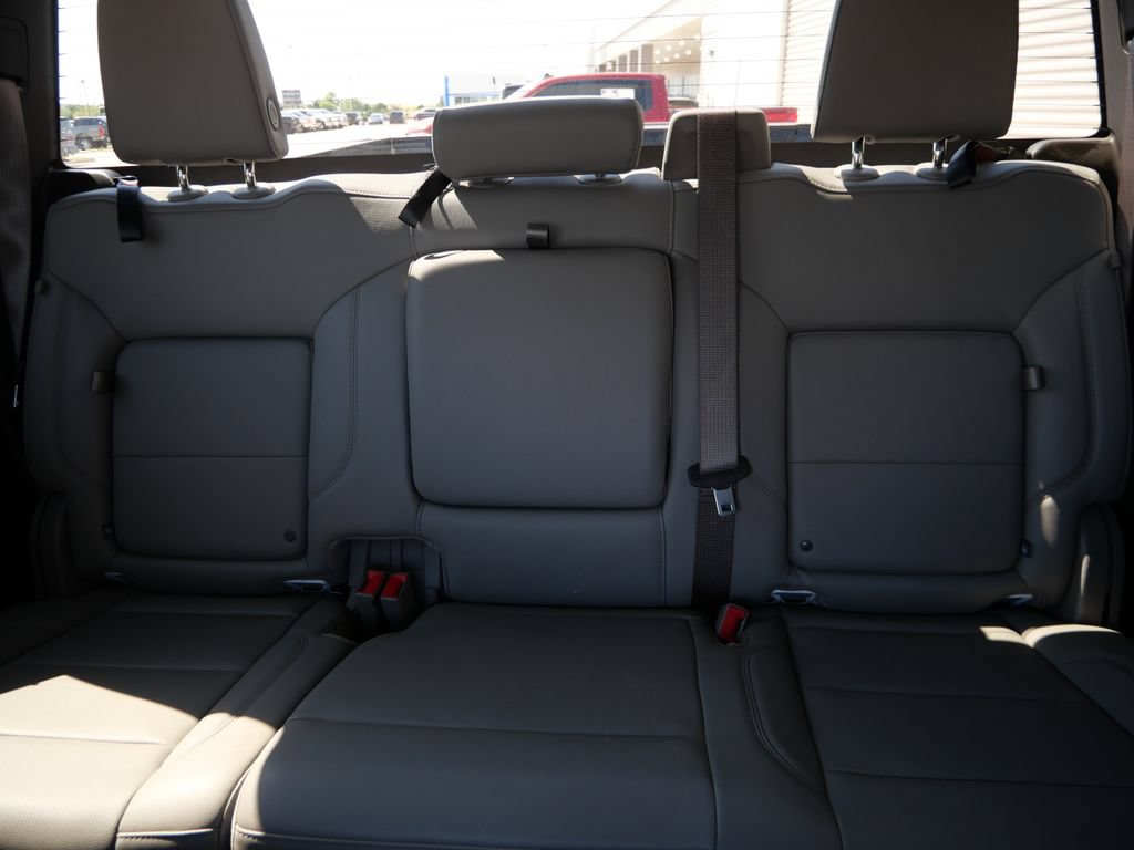 Used 2025 GMC Sierra 1500 SLT AWD/4WD image 18