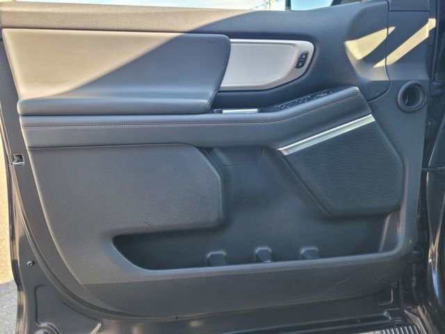 Certified 2025 Ford Expedition Active image 16