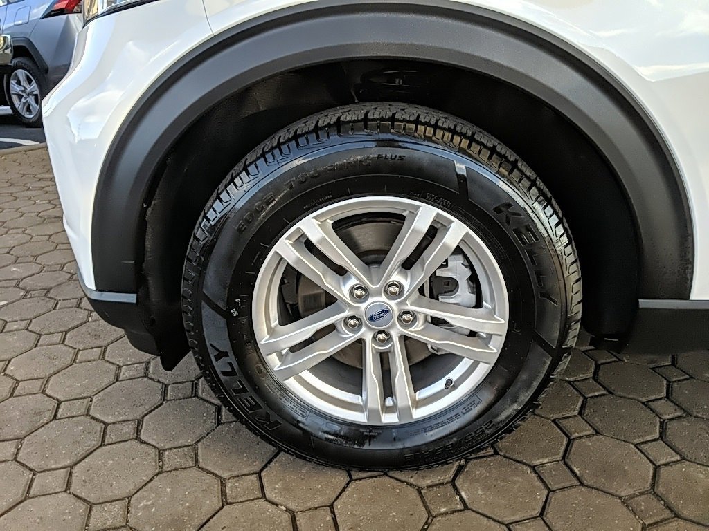 Certified 2022 Ford Explorer XLT w/ Equipment Group 202A image 10