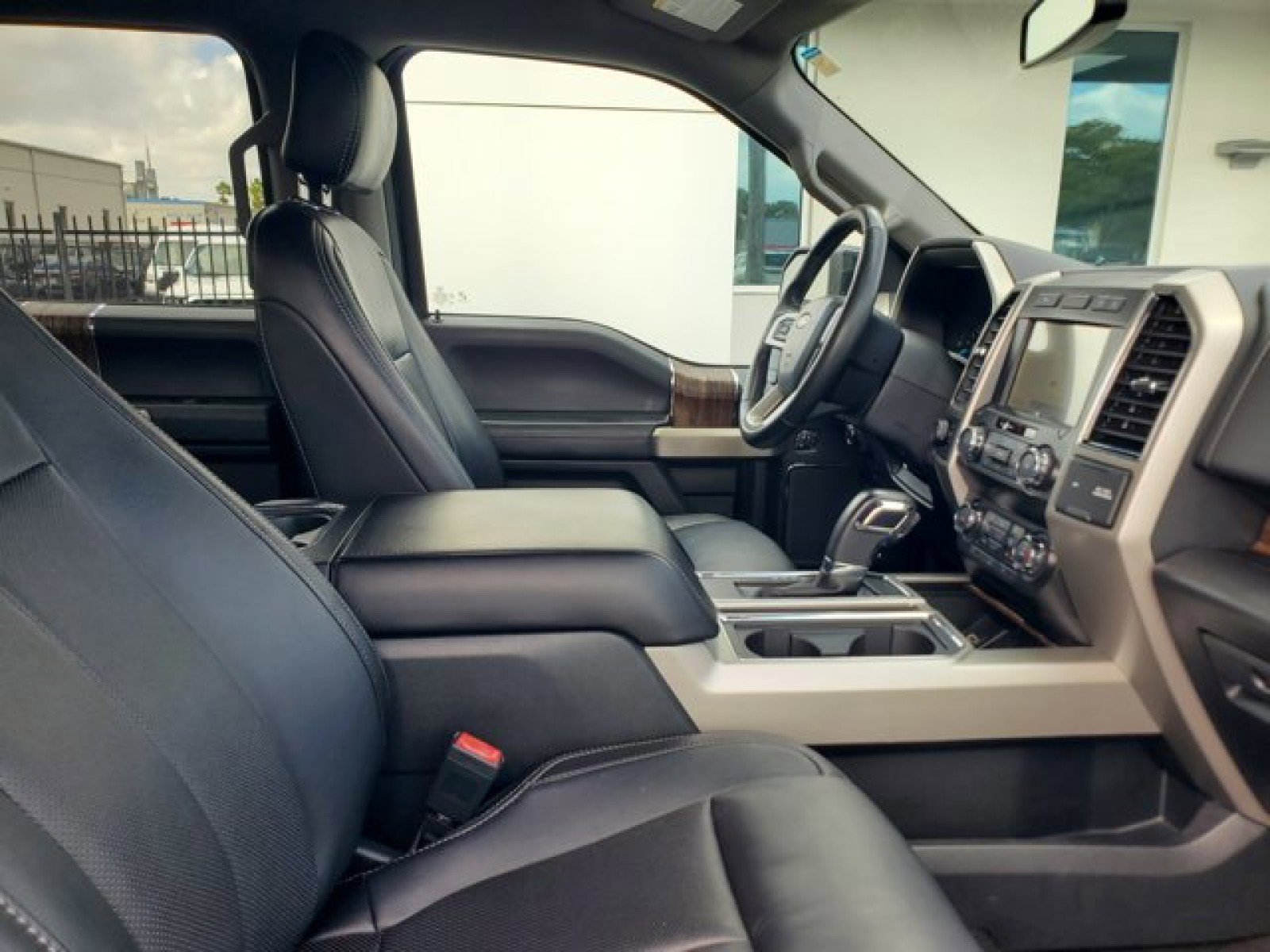 Certified 2020 Ford F150 Lariat image 35