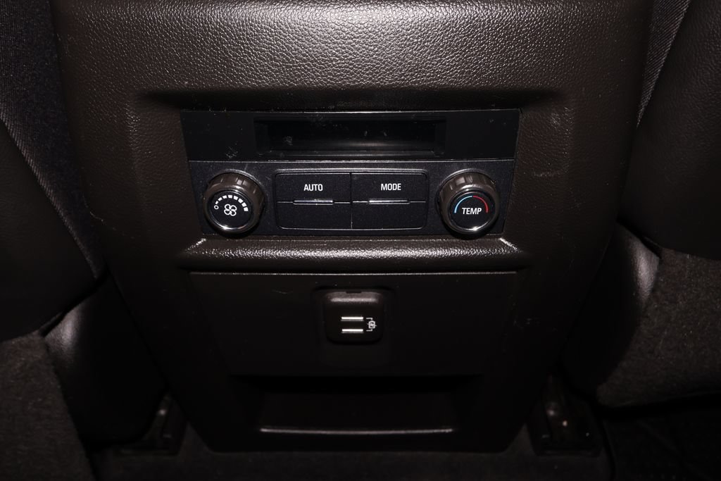 Used 2020 Chevrolet Traverse LT w/ LPO, Floor Liner Package AWD/4WD image 17