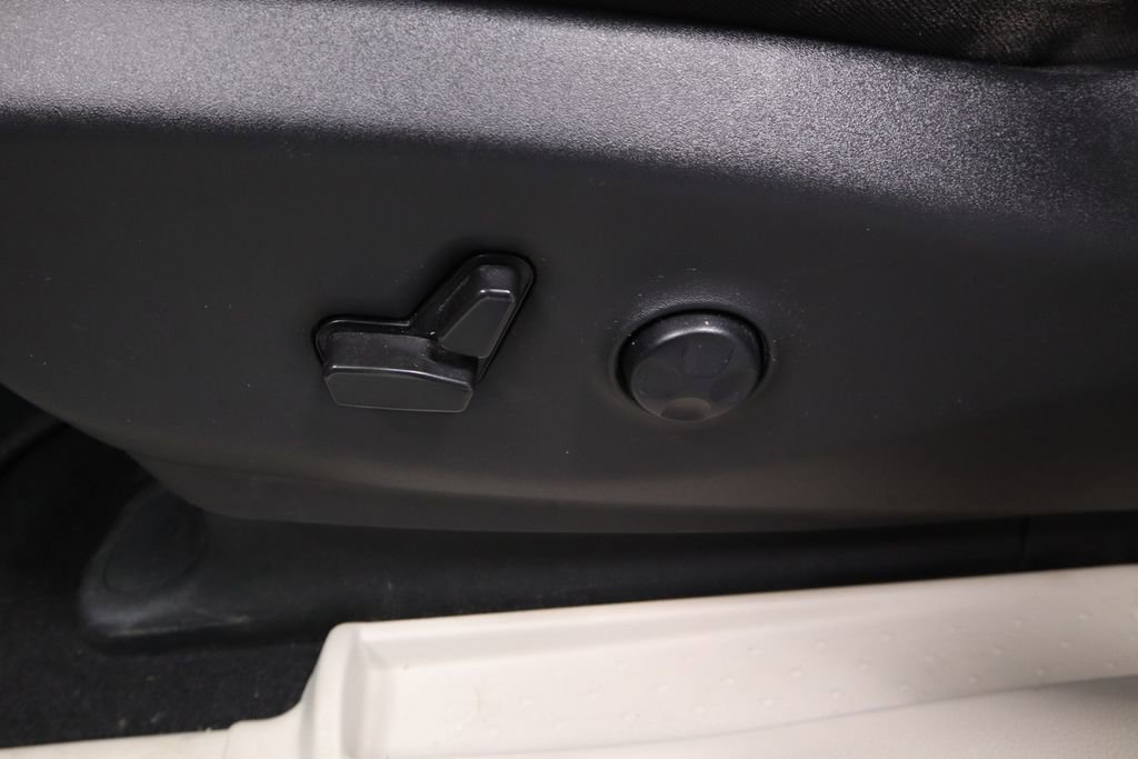 Used 2022 Chrysler Pacifica Touring-L FWD image 24