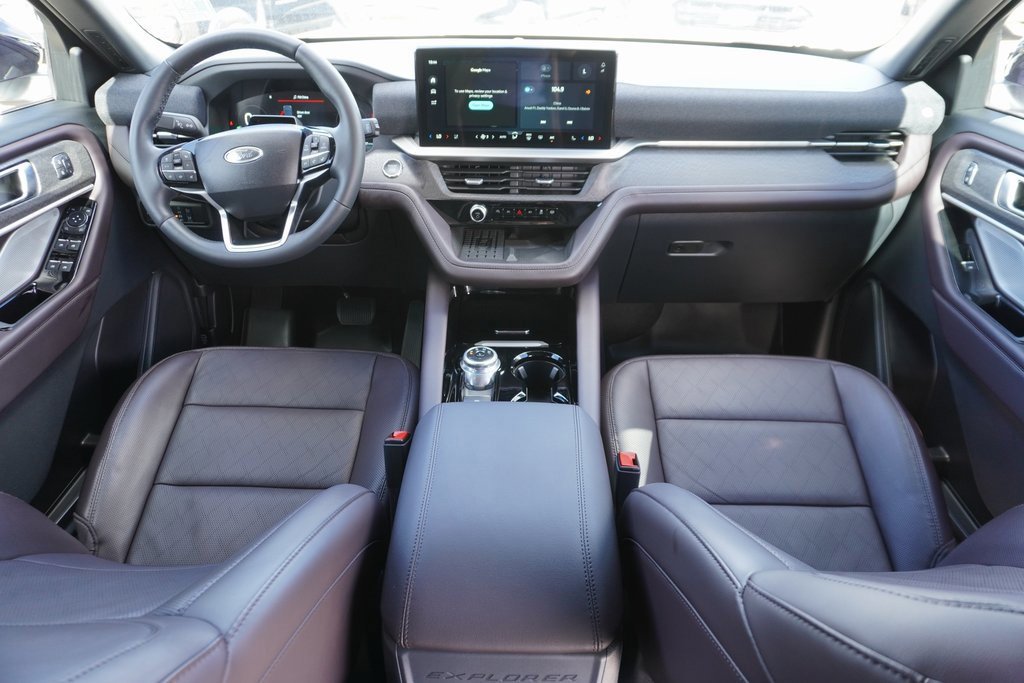 Certified 2025 Ford Explorer Platinum image 18