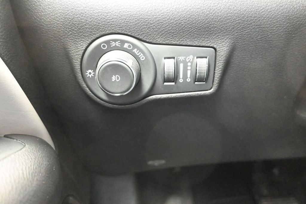 Used 2024 Jeep Compass Limited AWD/4WD image 18
