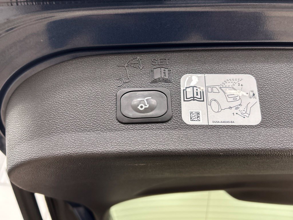 Certified 2018 Ford Escape Titanium AWD/4WD image 27